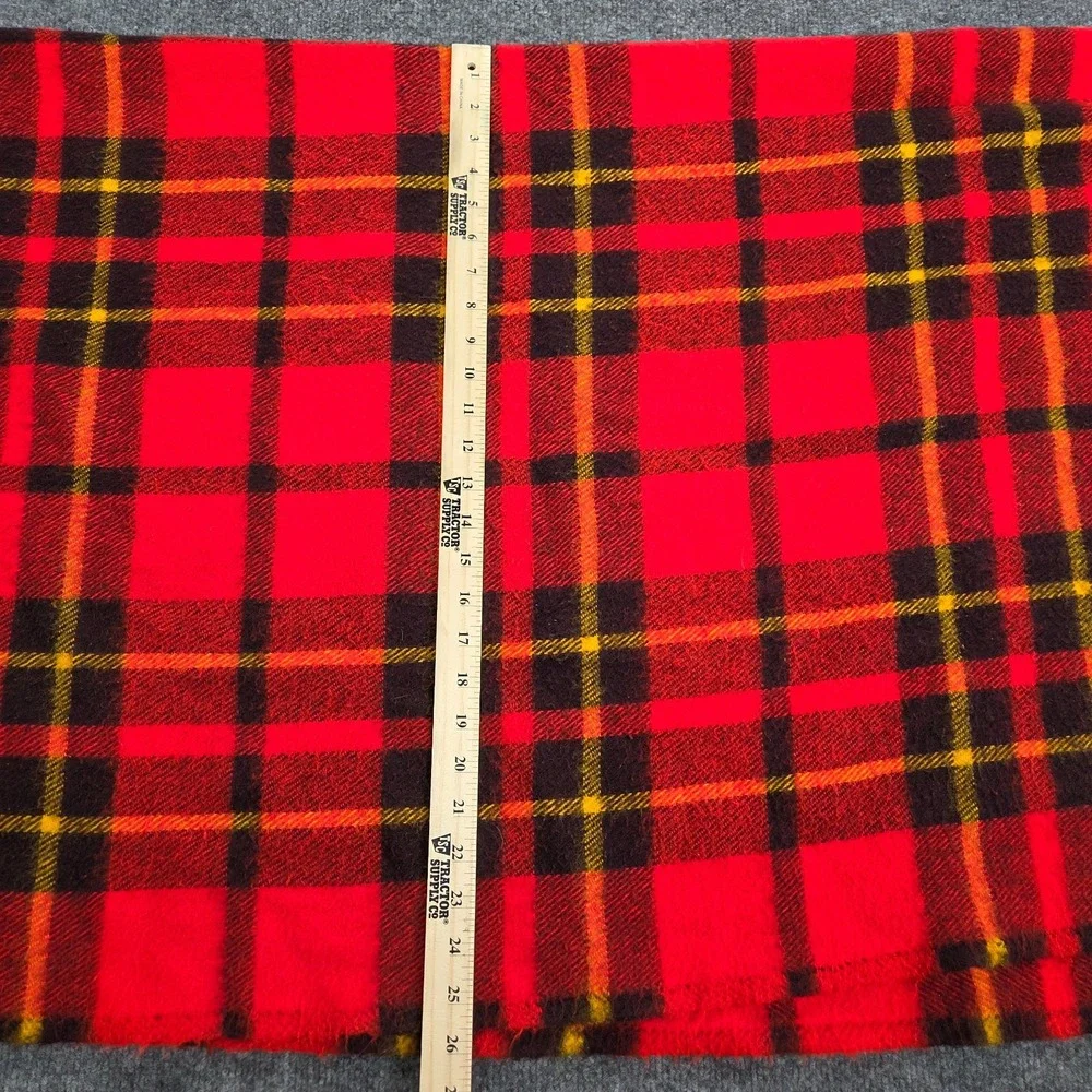 VTG FARIBO 100% WOOL THROW BLANKET 50 x 38 Faribault Woolen Mills‎ USA Red Plaid